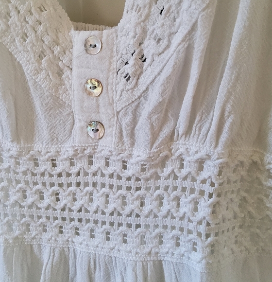 Chic White Cotton Summer Time Dress W/ Spaghetti Straps - Picture 4 of 6